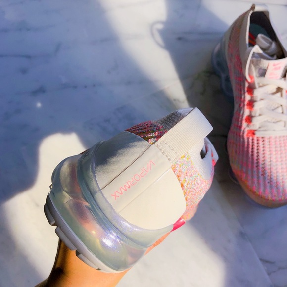 Air Vapormax Flyknit - Picture 5 of 8